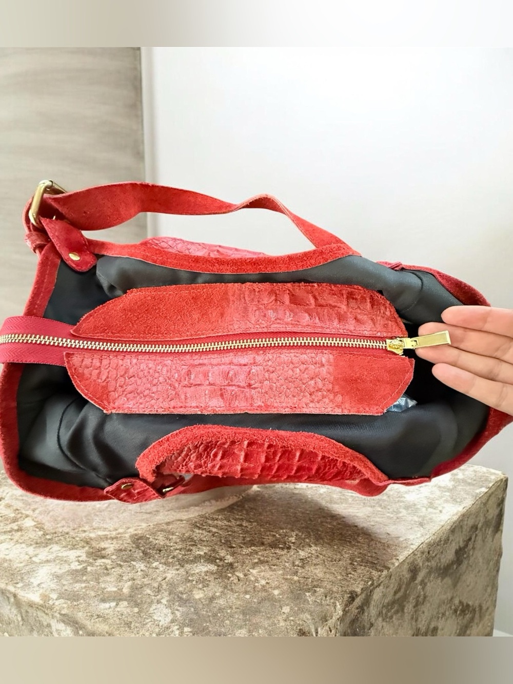 Red Croc-Embossed Genuine Italian Suede Hobo Bag - Picture 3 of 8
